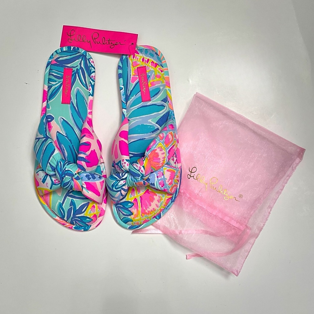 NWT - Lilly Pulitzer Poolside Sandals in Pinks/Blues - Large/Extra Large